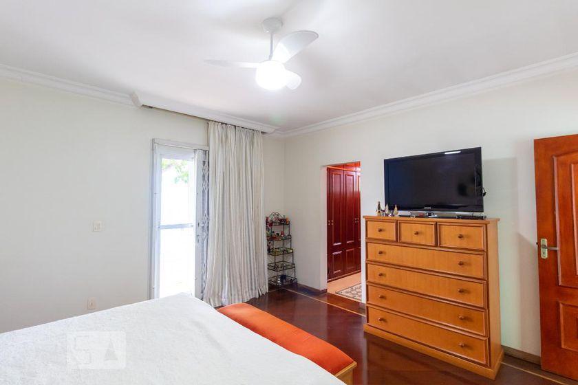 Casa à Venda – Vila Guilhermina, 4 Quartos, 440 m² – São Paulo
