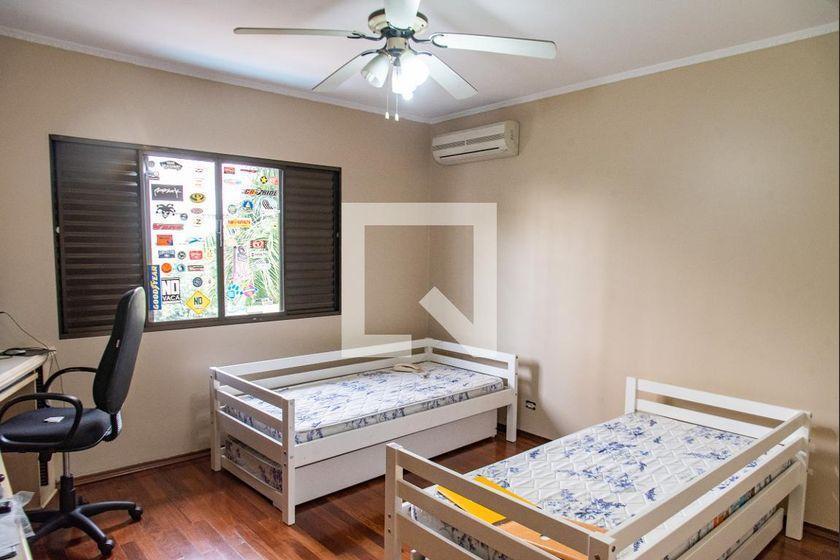Casa à Venda – Vila Mariana, 4 Quartos, 700 m² – São Paulo