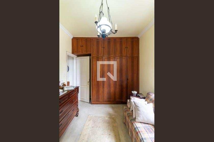 Casa à Venda – Higienópolis, 4 Quartos, 400 m² – São Paulo