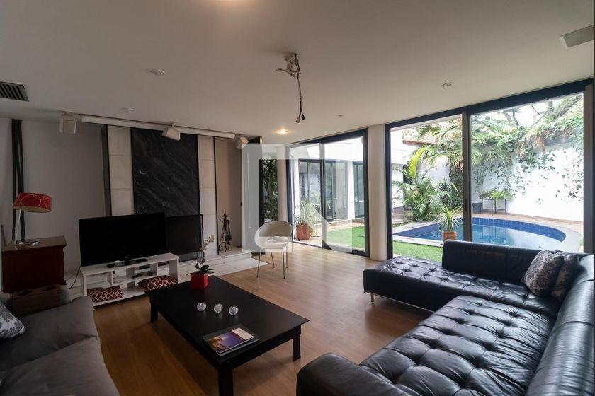 Casa à Venda – Alto de Pinheiros, 4 Quartos, 700 m² – São Paulo