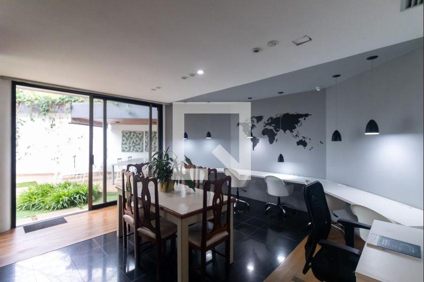 Casa à Venda – Alto de Pinheiros, 4 Quartos, 700 m² – São Paulo
