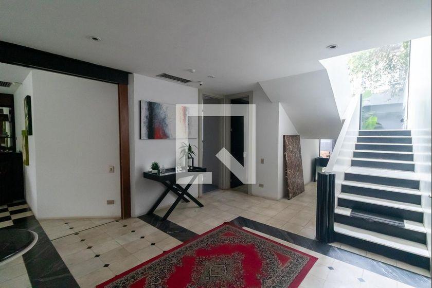 Casa à Venda – Alto de Pinheiros, 4 Quartos, 700 m² – São Paulo