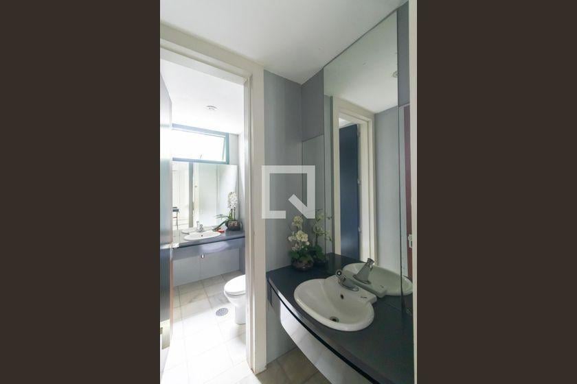 Casa à Venda – Alto de Pinheiros, 4 Quartos, 700 m² – São Paulo