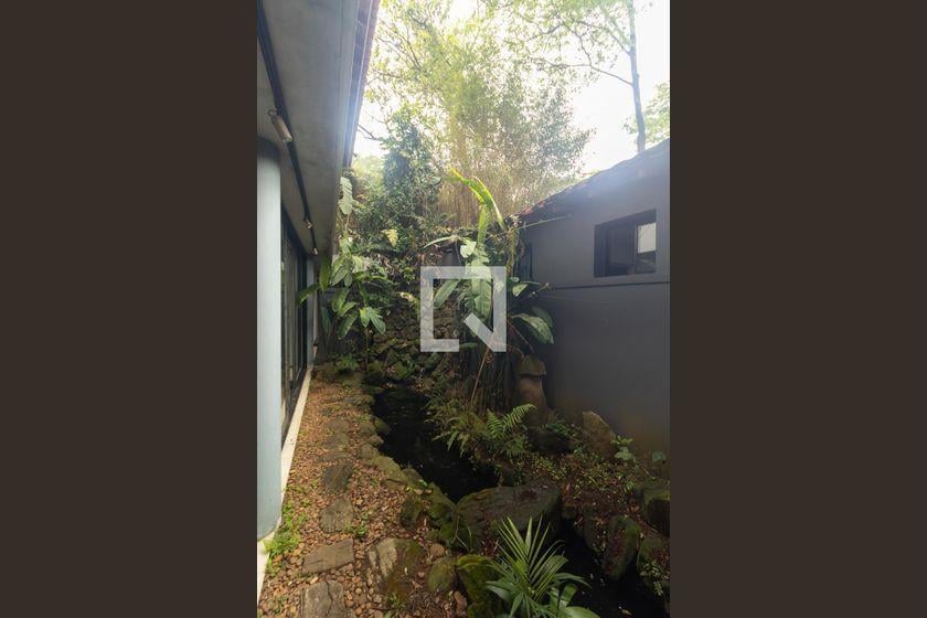 Casa à Venda – Alto de Pinheiros, 4 Quartos, 700 m² – São Paulo