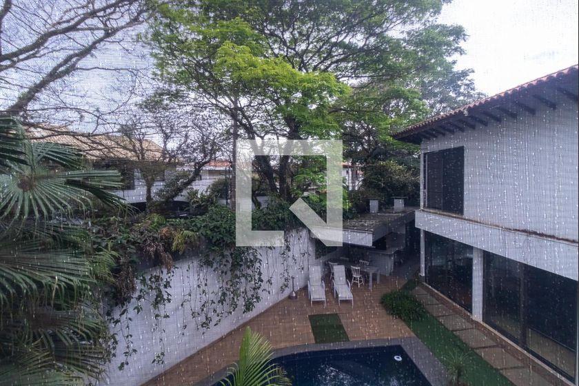 Casa à Venda – Alto de Pinheiros, 4 Quartos, 700 m² – São Paulo