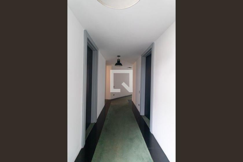 Casa à Venda – Alto de Pinheiros, 4 Quartos, 700 m² – São Paulo