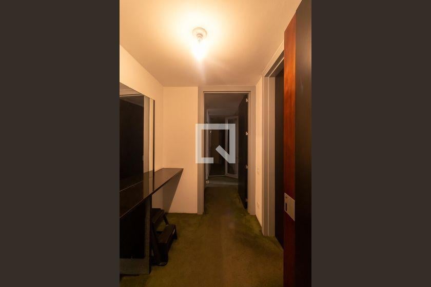 Casa à Venda – Alto de Pinheiros, 4 Quartos, 700 m² – São Paulo