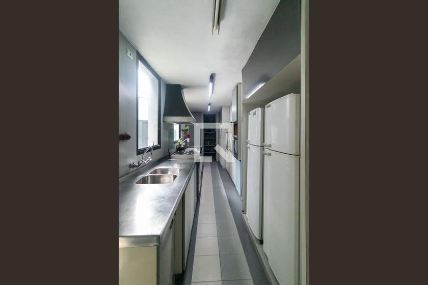 Casa à Venda – Alto de Pinheiros, 4 Quartos, 700 m² – São Paulo