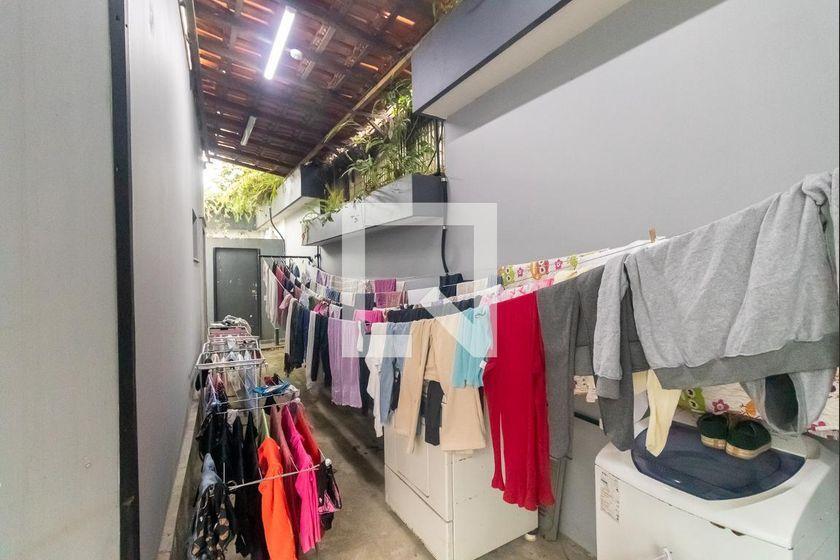 Casa à Venda – Alto de Pinheiros, 4 Quartos, 700 m² – São Paulo