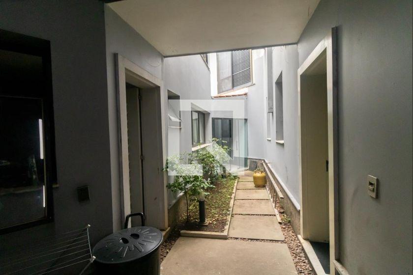 Casa à Venda – Alto de Pinheiros, 4 Quartos, 700 m² – São Paulo