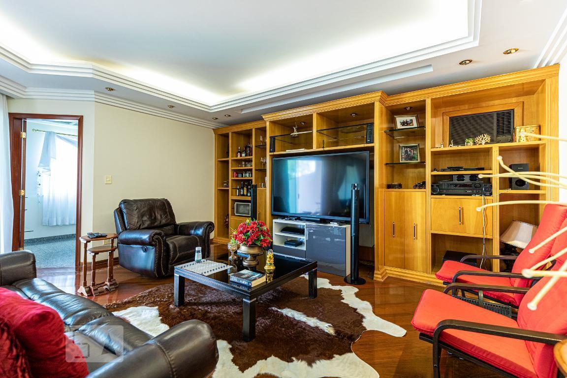 Casa à Venda – Água Fria, 7 Quartos, 800 m² – São Paulo