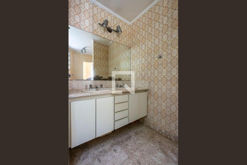 Casa à Venda – Vila Madalena, 5 Quartos, 400 m² – São Paulo