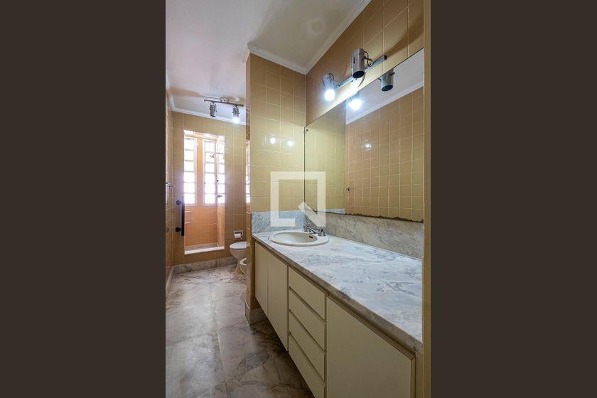 Casa à Venda – Vila Madalena, 5 Quartos, 400 m² – São Paulo
