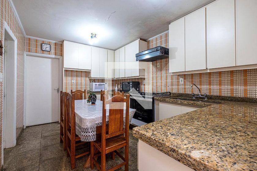 Casa à Venda – Vila Madalena, 5 Quartos, 400 m² – São Paulo