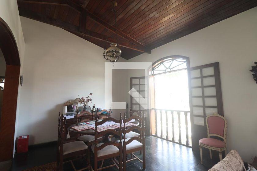Casa à Venda – Água Fria, 4 Quartos, 460 m² – São Paulo