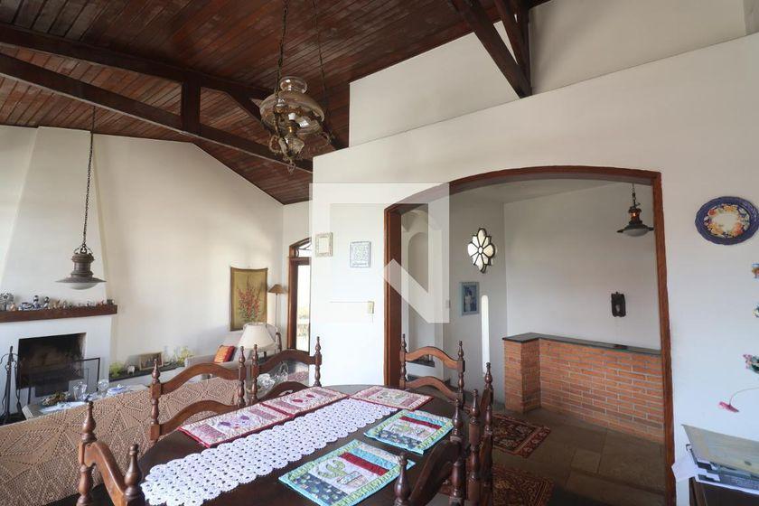 Casa à Venda – Água Fria, 4 Quartos, 460 m² – São Paulo