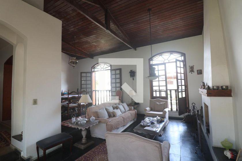 Casa à Venda – Água Fria, 4 Quartos, 460 m² – São Paulo