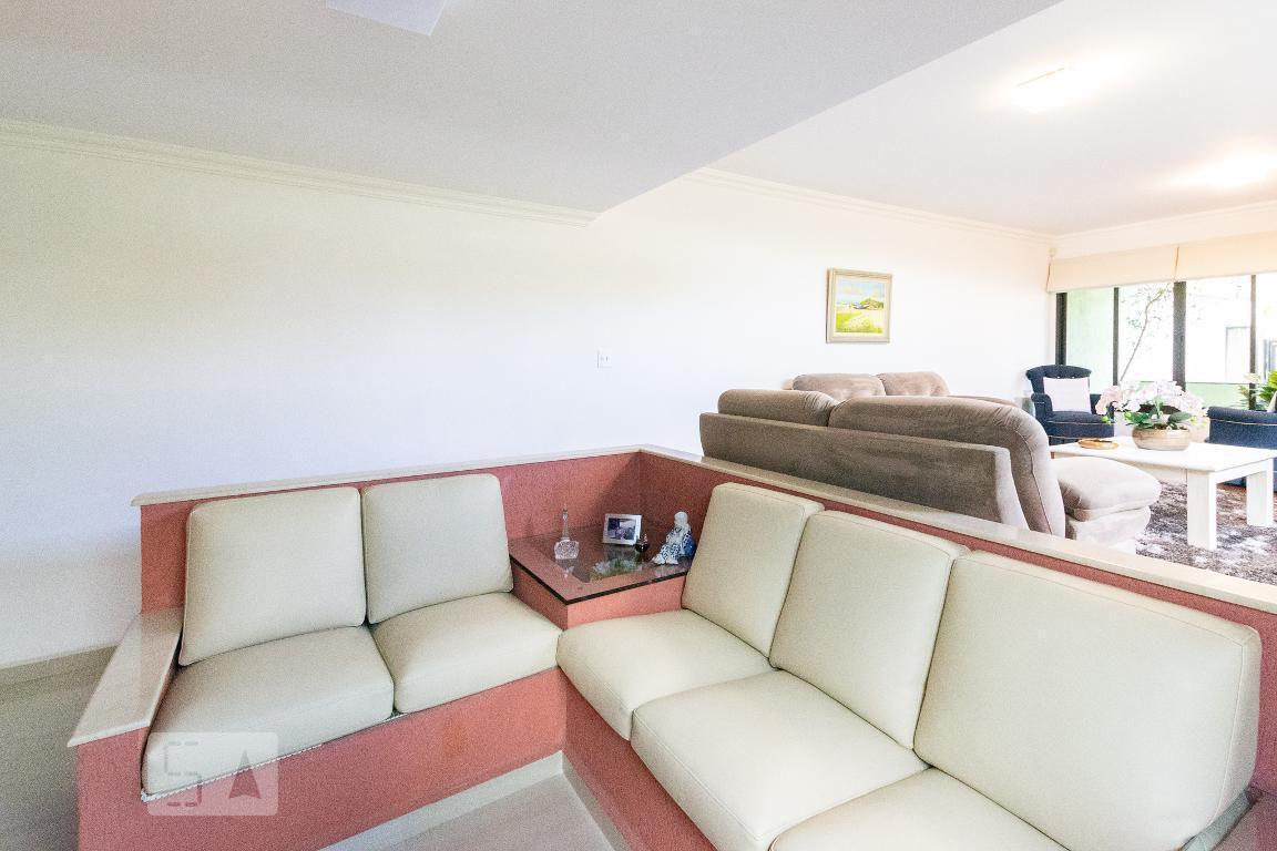 Casa à Venda – Moema, 3 Quartos, 600 m² – São Paulo