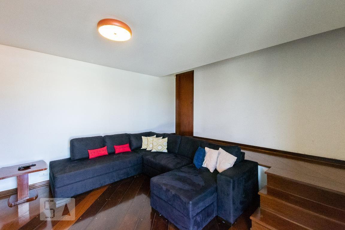 Casa à Venda – Moema, 3 Quartos, 600 m² – São Paulo