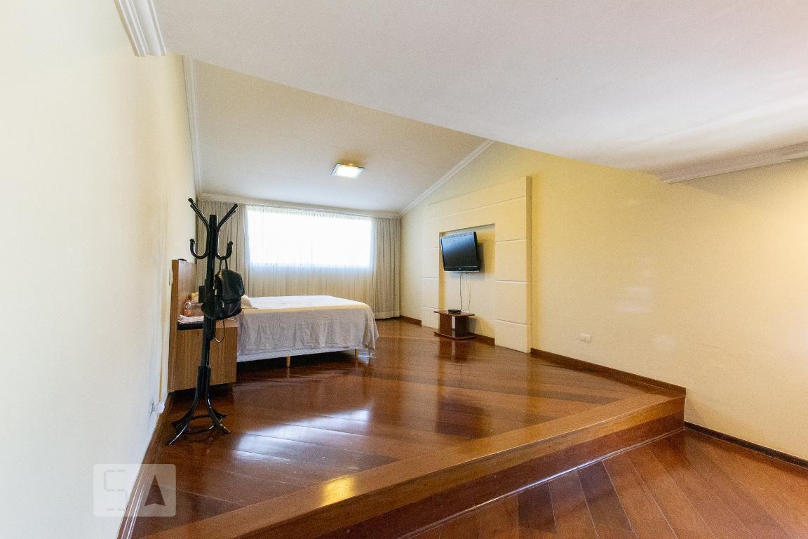 Casa à Venda – Moema, 3 Quartos, 600 m² – São Paulo