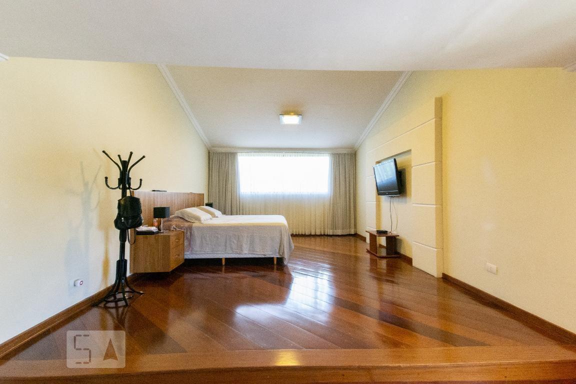 Casa à Venda – Moema, 3 Quartos, 600 m² – São Paulo