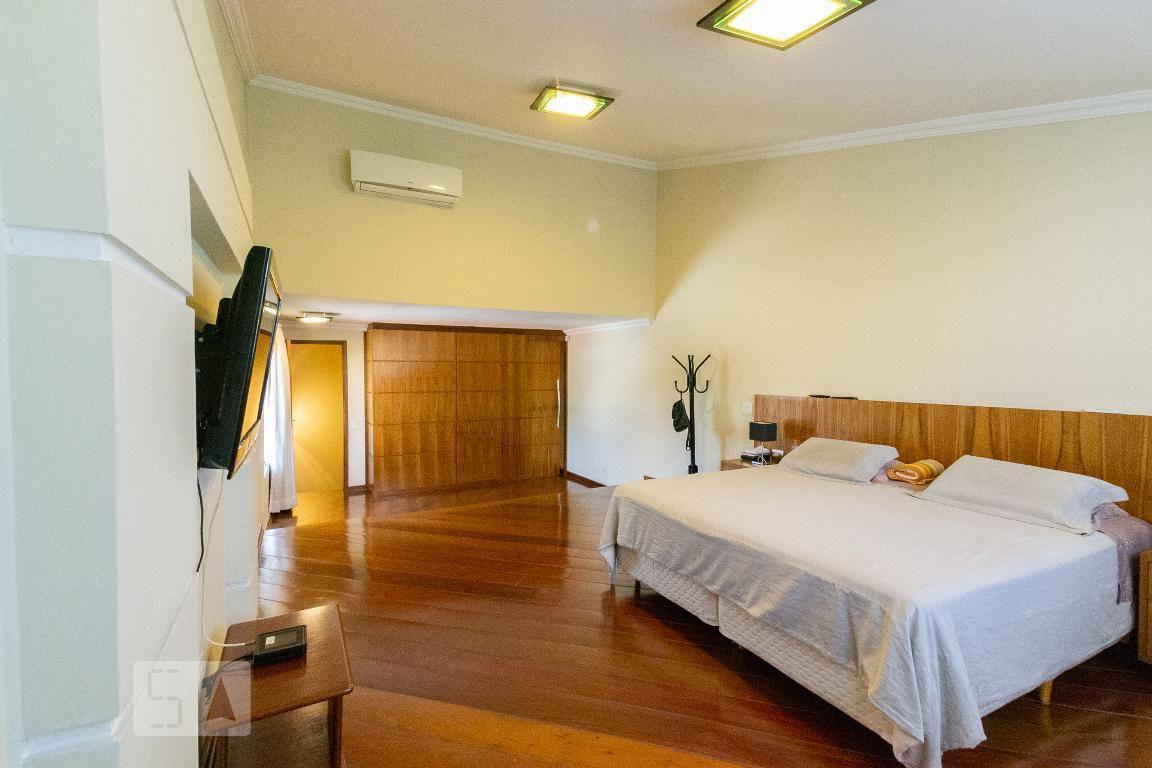 Casa à Venda – Moema, 3 Quartos, 600 m² – São Paulo