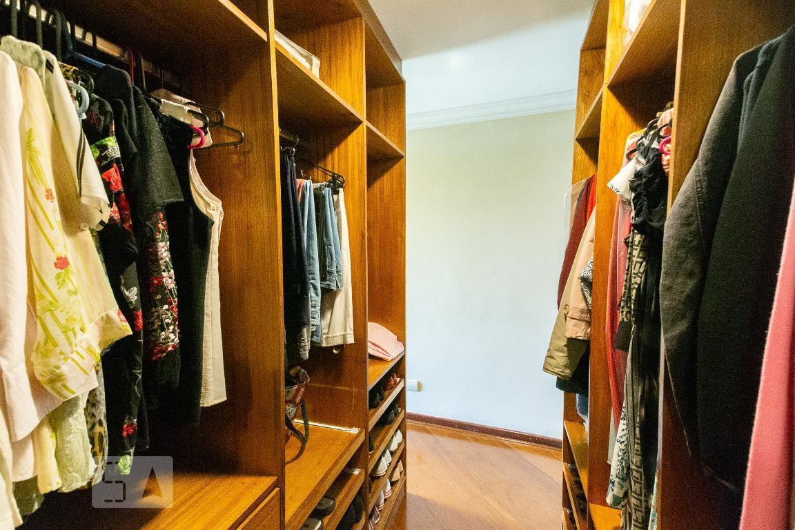 Casa à Venda – Moema, 3 Quartos, 600 m² – São Paulo