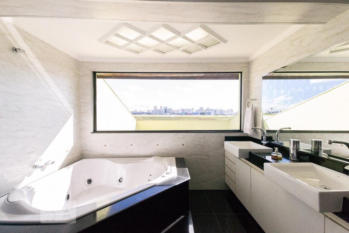 Casa à Venda – Moema, 3 Quartos, 600 m² – São Paulo