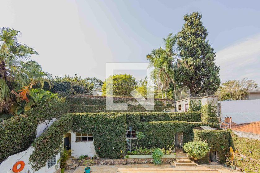Casa à Venda – Alto de Pinheiros, 4 Quartos, 690 m² – São Paulo