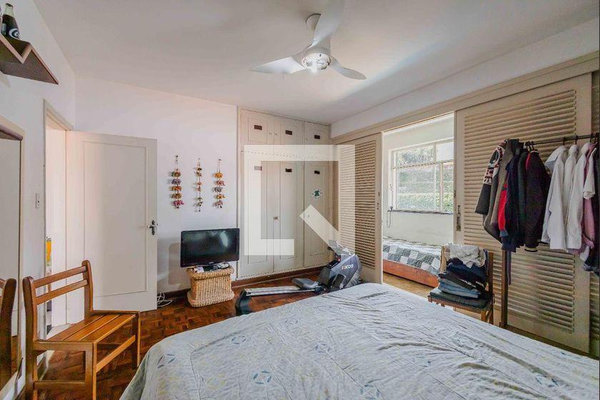 Casa à Venda – Alto de Pinheiros, 4 Quartos, 690 m² – São Paulo