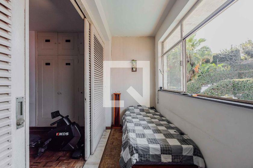 Casa à Venda – Alto de Pinheiros, 4 Quartos, 690 m² – São Paulo