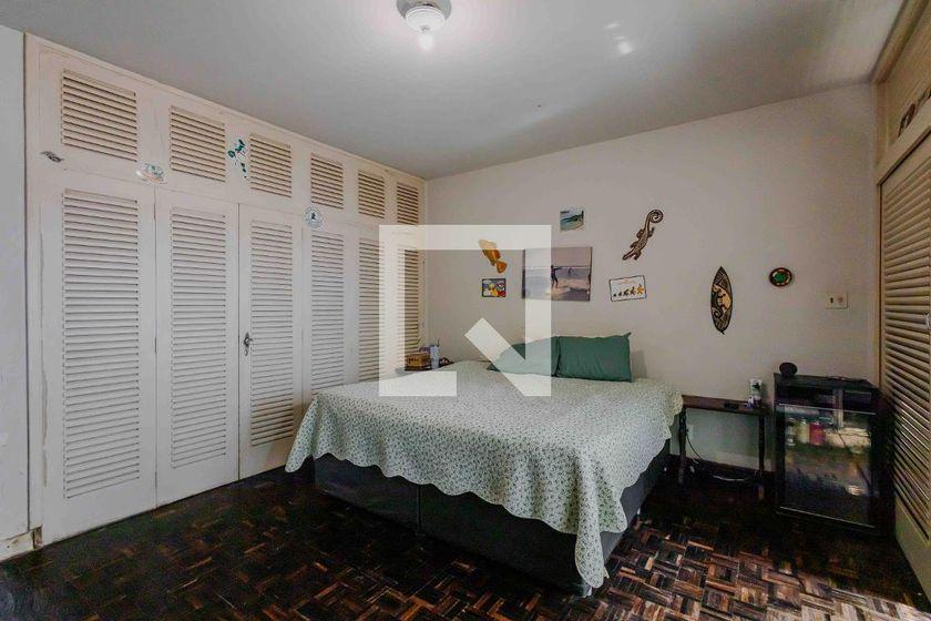 Casa à Venda – Alto de Pinheiros, 4 Quartos, 690 m² – São Paulo