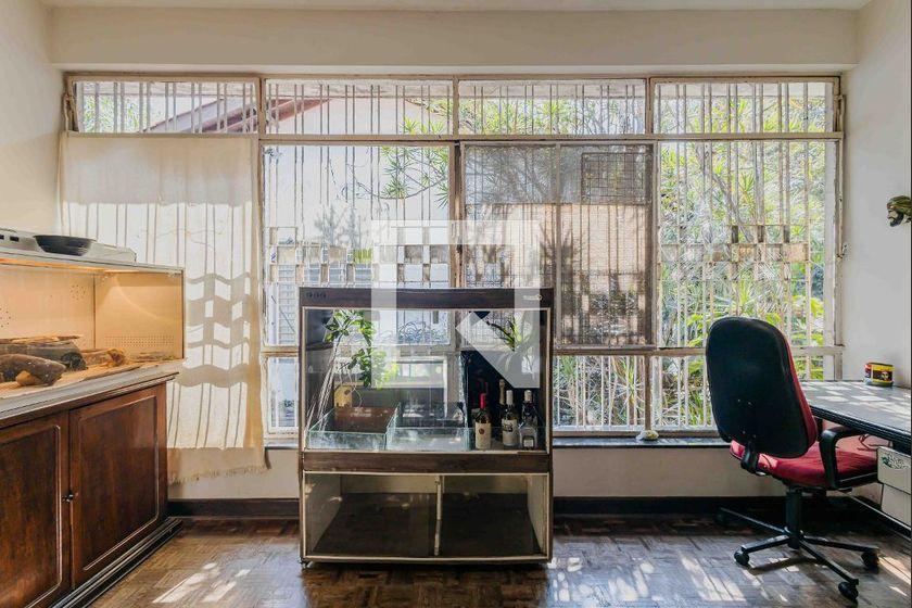 Casa à Venda – Alto de Pinheiros, 4 Quartos, 690 m² – São Paulo