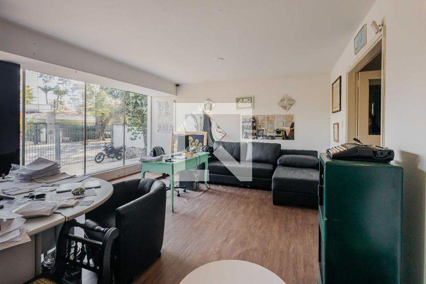 Casa à Venda – Alto de Pinheiros, 4 Quartos, 690 m² – São Paulo