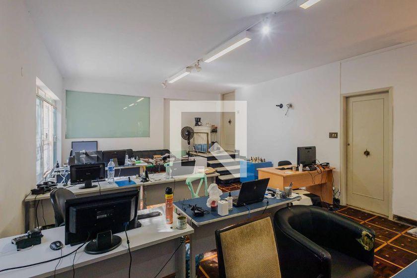 Casa à Venda – Alto de Pinheiros, 4 Quartos, 690 m² – São Paulo