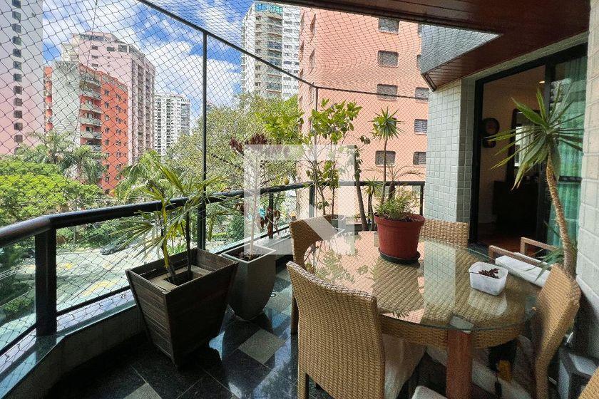 Apartamento à Venda – Moema, 4 Quartos, 357 m² – São Paulo