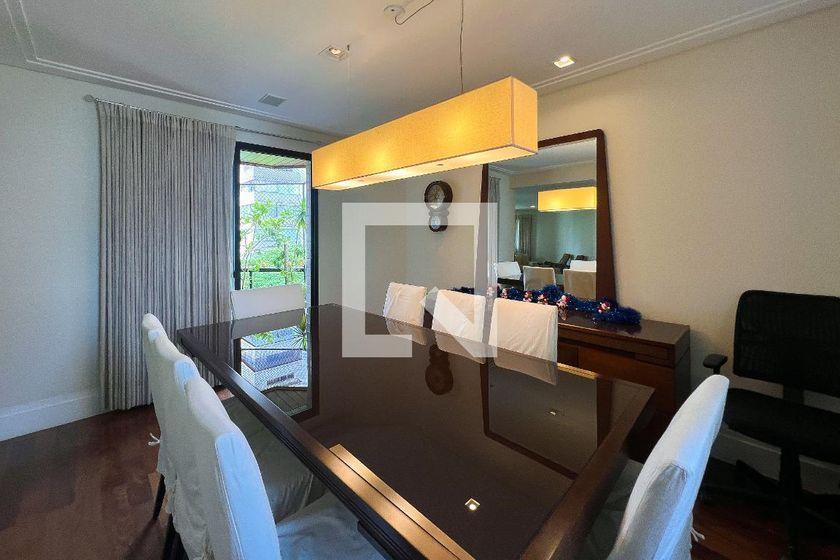 Apartamento à Venda – Moema, 4 Quartos, 357 m² – São Paulo