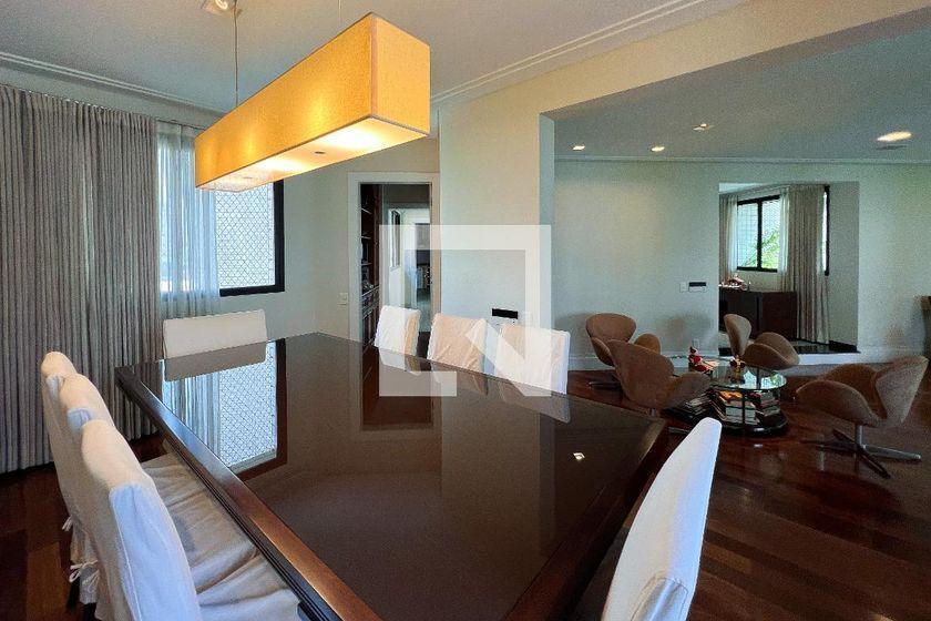 Apartamento à Venda – Moema, 4 Quartos, 357 m² – São Paulo