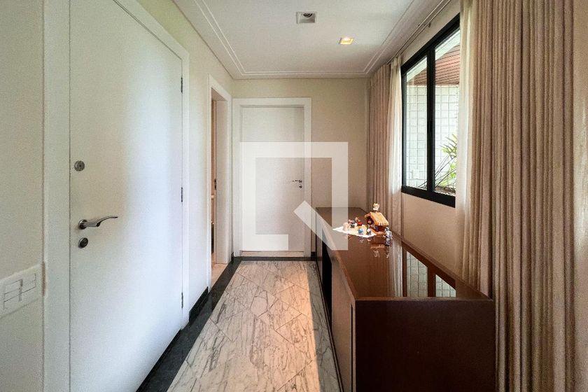 Apartamento à Venda – Moema, 4 Quartos, 357 m² – São Paulo