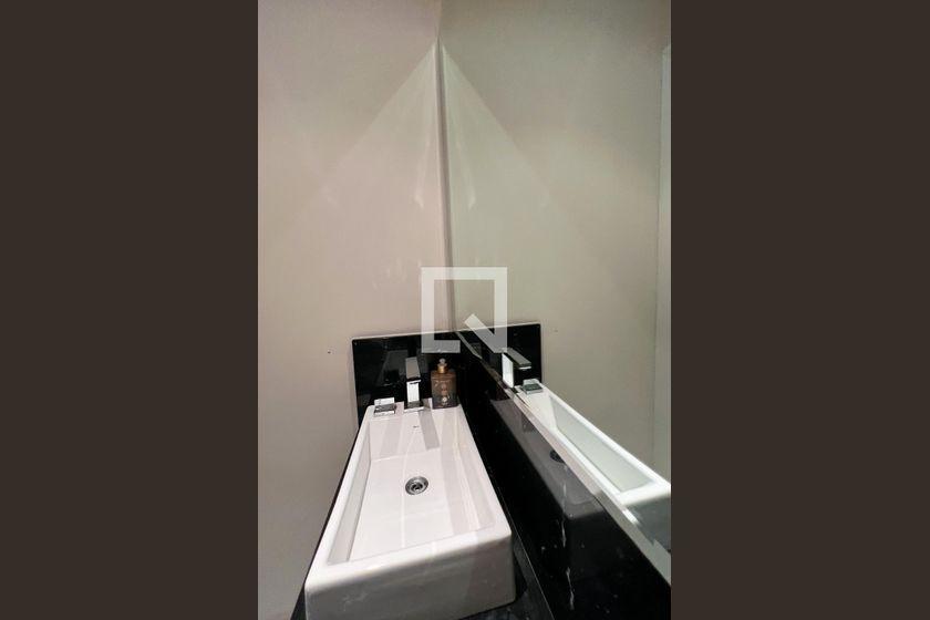 Apartamento à Venda – Moema, 4 Quartos, 357 m² – São Paulo