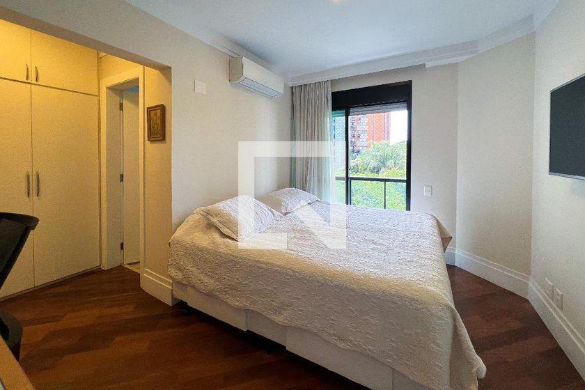 Apartamento à Venda – Moema, 4 Quartos, 357 m² – São Paulo