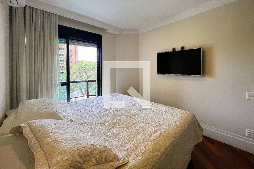 Apartamento à Venda – Moema, 4 Quartos, 357 m² – São Paulo