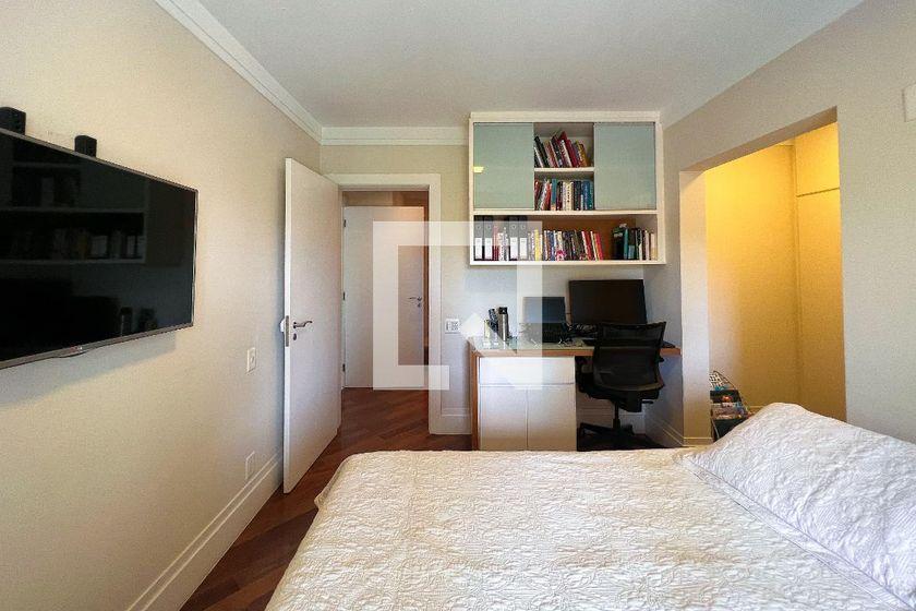 Apartamento à Venda – Moema, 4 Quartos, 357 m² – São Paulo