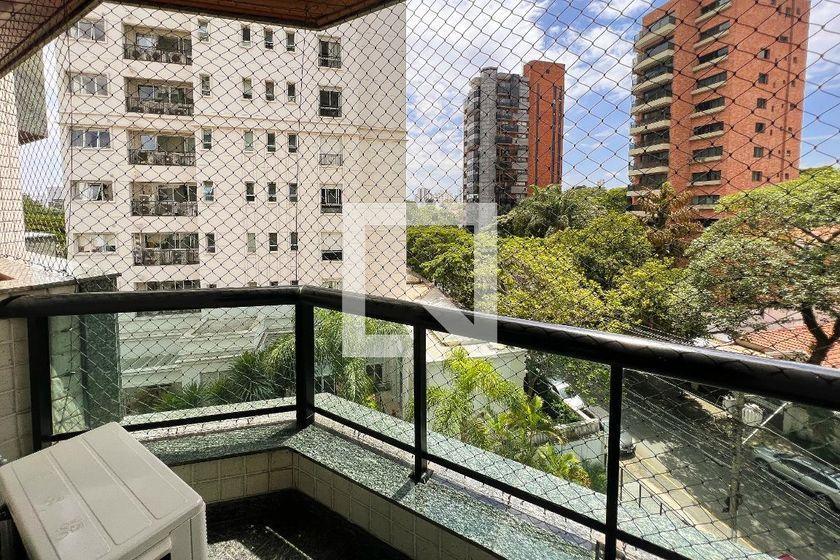 Apartamento à Venda – Moema, 4 Quartos, 357 m² – São Paulo