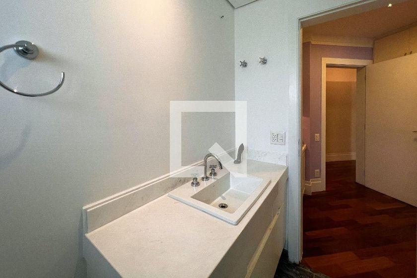 Apartamento à Venda – Moema, 4 Quartos, 357 m² – São Paulo