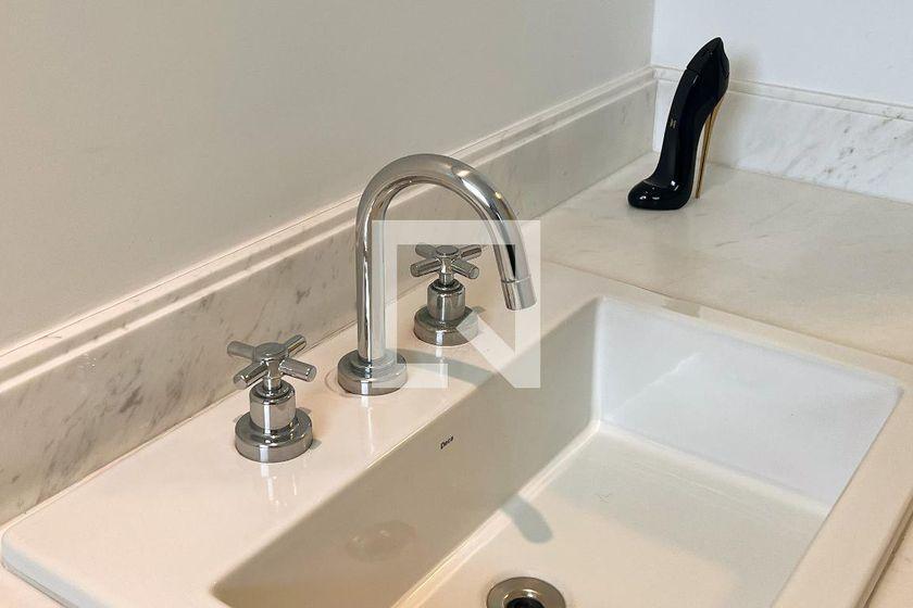 Apartamento à Venda – Moema, 4 Quartos, 357 m² – São Paulo