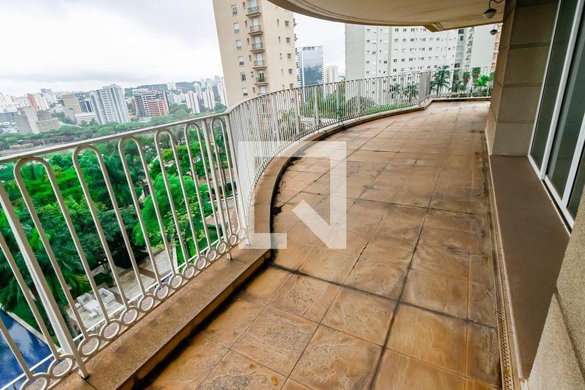 Apartamento à Venda – Panamby, 7 Quartos, 425 m² – São Paulo