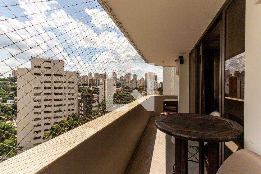 Apartamento à Venda – Pacaembu, 3 Quartos, 306 m² – São Paulo