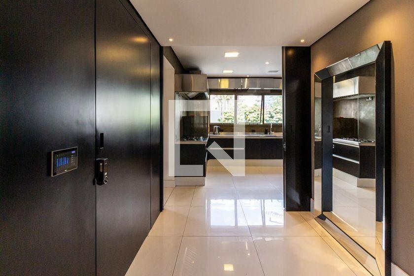 Apartamento à Venda – Pacaembu, 3 Quartos, 306 m² – São Paulo