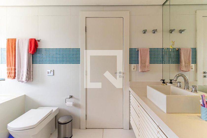 Apartamento à Venda – Pacaembu, 3 Quartos, 306 m² – São Paulo